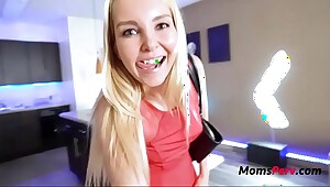 Sex In Mom's Hairy Pussy