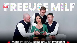 Big Tits Blonde MILF Stepmom Sarah Vandella Family Threesome With Big Irritant Teen Stepdaughter And Her Boyfriend